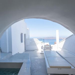 Cave Suite Outdoor Hot Tub